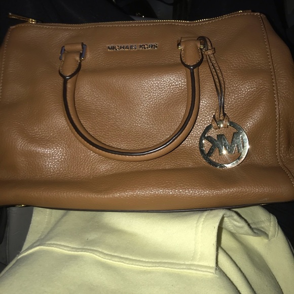 Purse - Picture 2 of 3